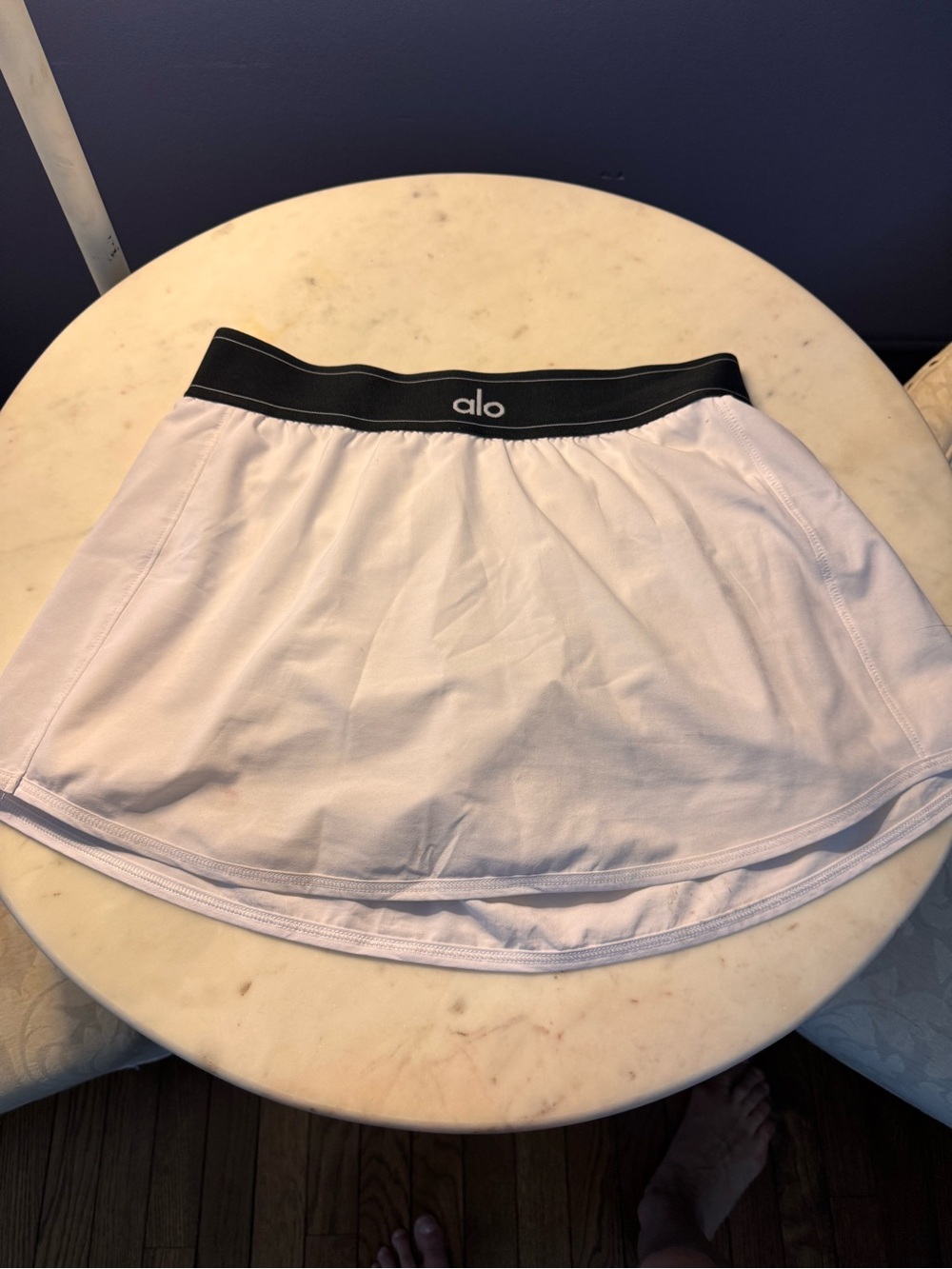 ALO Yoga White Skirt with Shorts with Black Waistband Size Small S Like New